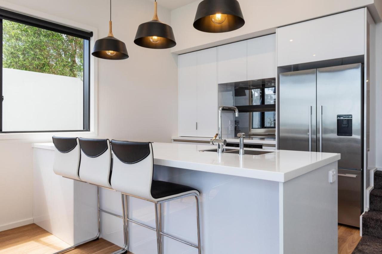 Oakura Beach Front Apartments 외부 사진