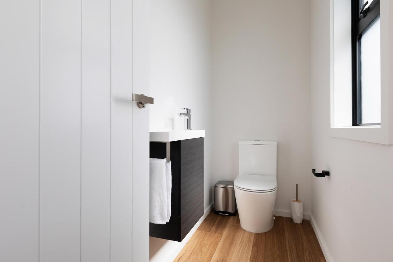 Oakura Beach Front Apartments 외부 사진