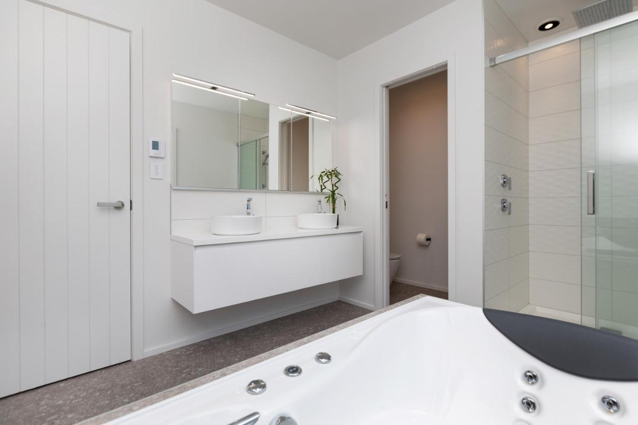 Oakura Beach Front Apartments 외부 사진